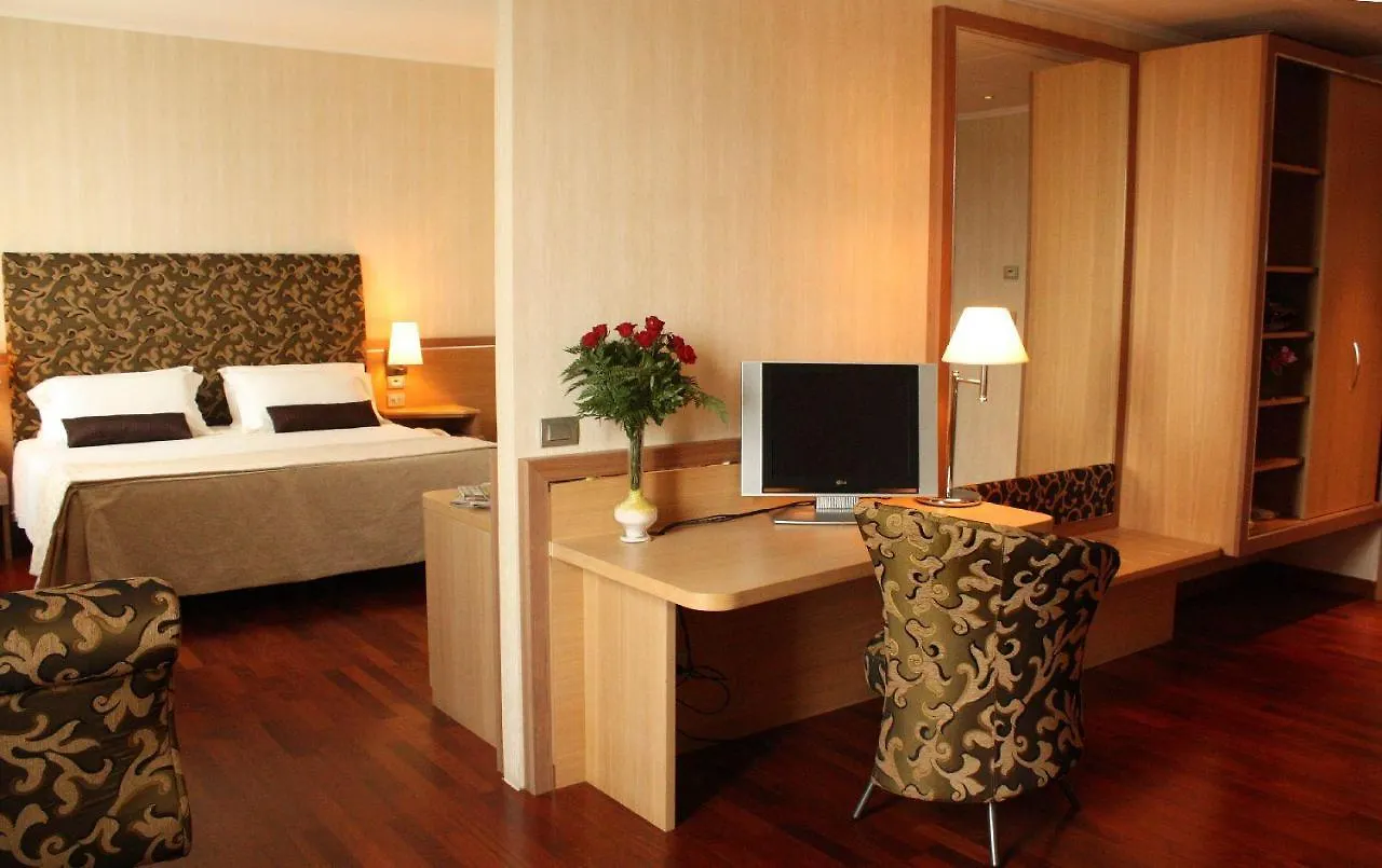 Poli Hotel San Vittore Olona 4*,